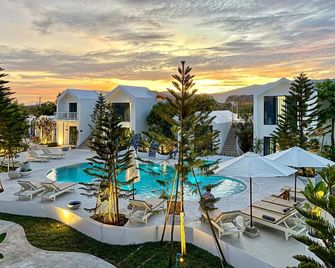 Montagne Residence - Kampot - Piscina