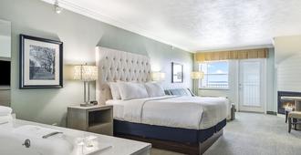 Cherry Tree Inn and Suites - Traverse City - Schlafzimmer