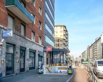 B&B I Am Here - Gioia 66 - Milan - Outdoors view