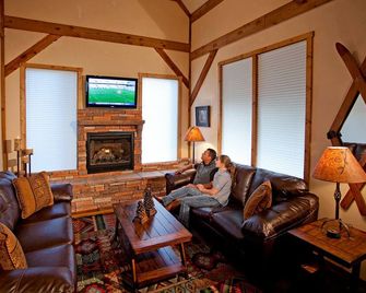 Large Family Home in Taos Ski Valley - 5 Minutes to the Resort - Taos Ski Valley - Soggiorno