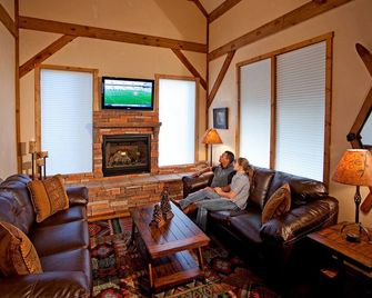 Large Family Home in Taos Ski Valley - 5 Minutes to the Resort - Taos Ski Valley - Sala de estar