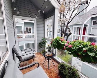 Luxurious 2-bedrooms in Redwood + free parking - Redwood City - Patio