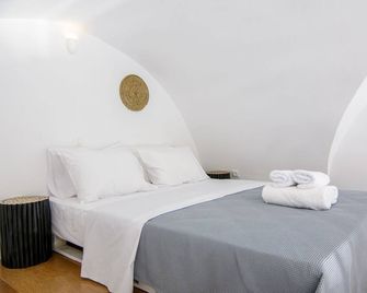 Arcadoia House - Oia - Bedroom