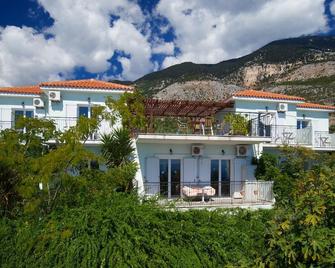 Summer Dream - Lourdata - Bangunan