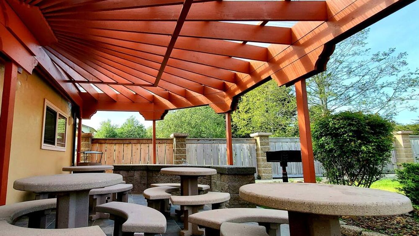 Best Western Plus Northwoods Inn