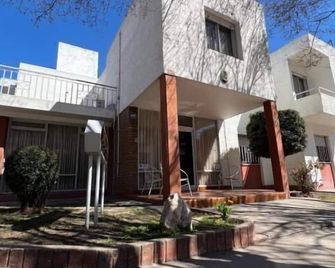 Hotel Grisabel - Villa Carlos Paz - Bygning