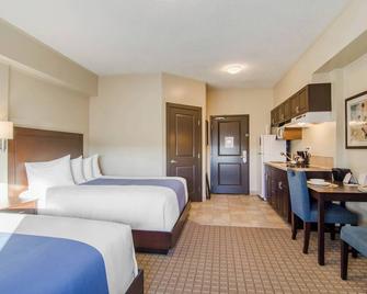 Kindersley All Suites Hotel - Kindersley - Schlafzimmer