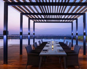 Marriott Executive Apartments Hyderabad - Hyderabad - Restaurant