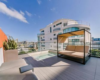 Regatta Living II with Breakfast Included! - 502 - سانتو دومينغو - شرفة