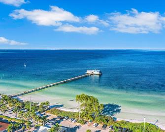 Budget-friendly beach condo with pool access, washer/dryer, WiFi & full kitchen - Anna Maria - Beach