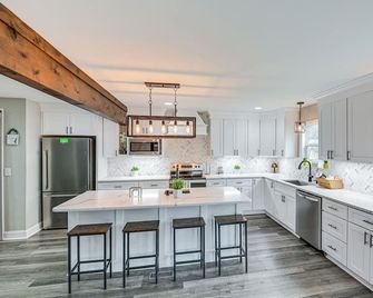Family-Friendly Home with Yard 27 Mi to Nashville! - Springfield