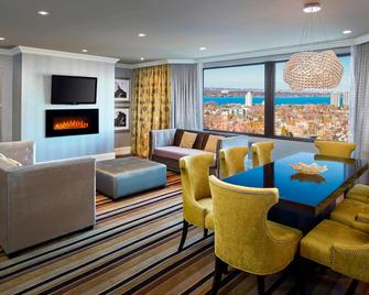 Sheraton Hamilton Hotel - Hamilton - Living room