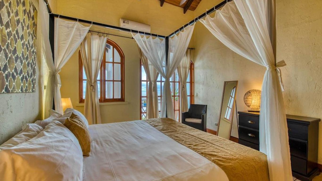 El Castillo Luxury Boutique Hotel-