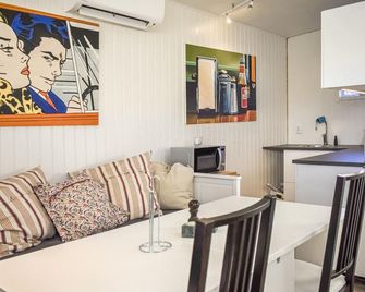 Stunning Apartment In Sölvesborg - Sölvesborg - Wohnzimmer