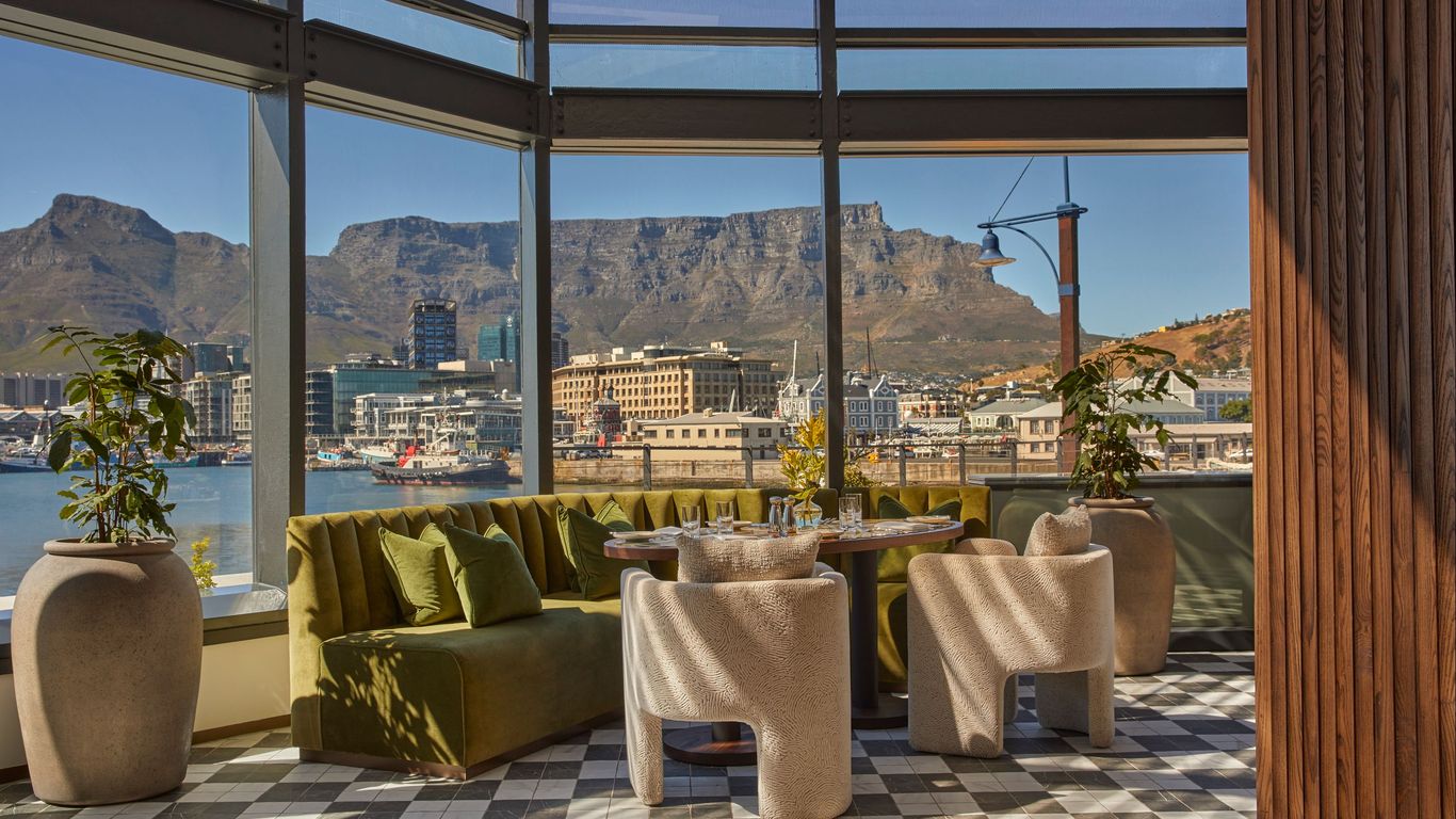 إنتركونتيننتال تابل باي كيب تاونا باي آيتش جي