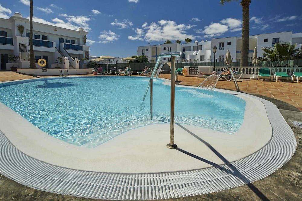 مونتانا كلوب سويت هوتل - Puerto del Carmen - حوض السباحة