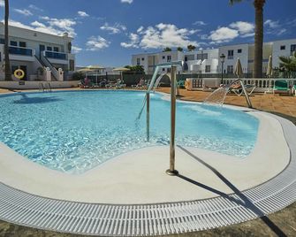 Suite Hotel Montana Club - Puerto del Carmen - Pool