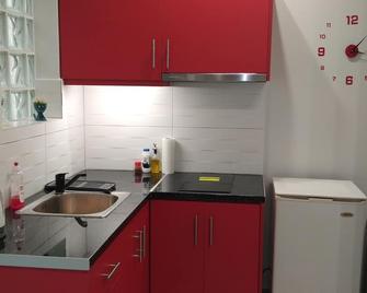 Little house in Kipseli - Atenas - Cocina