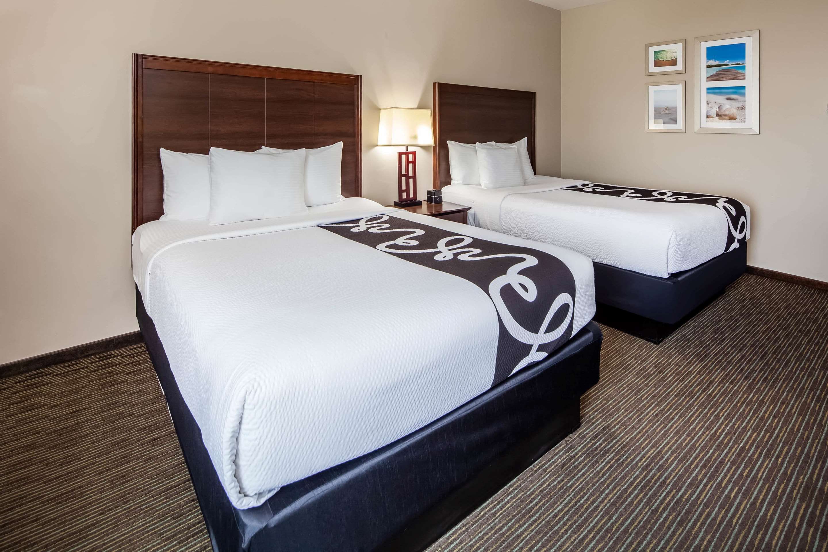 La Quinta Inn & Suites by Wyndham Inglewood thumbnail 3