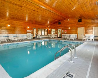 Comfort Inn Fremont - Fremont - Pool
