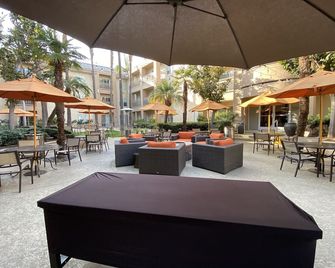 Hyatt House Cypress Anaheim - Cypress - Binnenhof