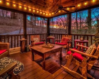 Animal Crossingsnear Towngame Room4 En Suites - Blue Ridge - Lounge