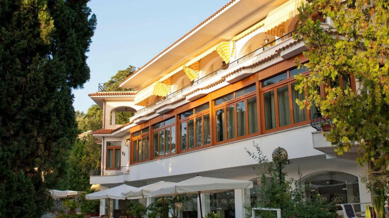 Hotel Paradiso
