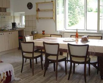 Pleasant 8-Person Apartment In A Quiet Natural Setting Near Lac Blanc 900 - Le Bonhomme - Eetruimte