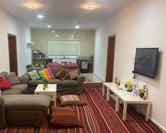 Jordan Guest House - Ваді-Муса - Вітальня