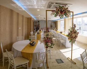 Diamond Star Hotel - Seeb - Restaurant