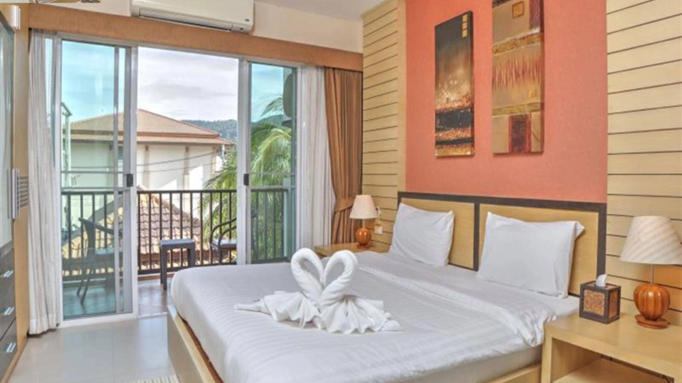 Whispering Palms Suite