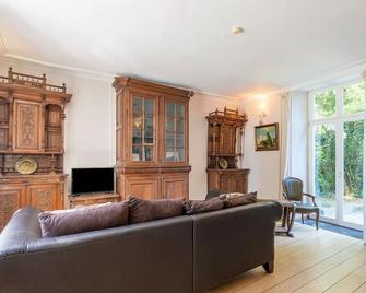 Holiday home in Cerfontaine with garden - Cerfontaine - Soggiorno