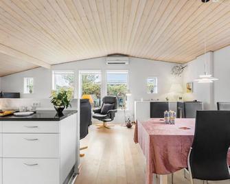 Amazing Home In Faaborg With Wifi - Faaborg - Їдальня