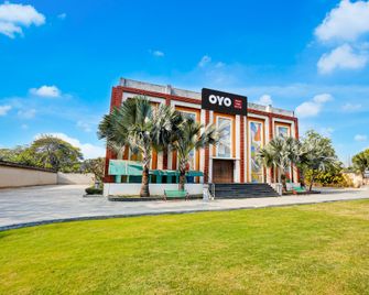 Hotel O Club Orchid - Anora Kala - Building