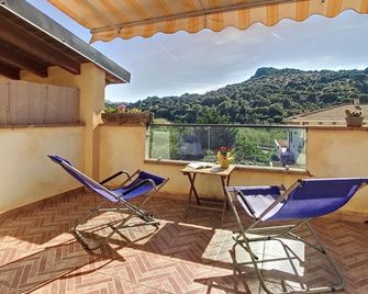 MI Casa Es El Mar! Beautiful Penthouse Near The Sea And The Center Of The City - Castelsardo - Balcon