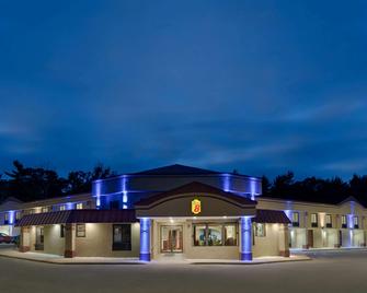 Super 8 by Wyndham West Greenwich/Providence - West Greenwich - Building
