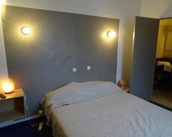 Du Commerce - La Gouesniere - Habitación