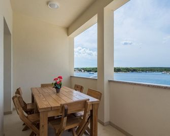 Two bedroom apartment with balcony and sea view ล imuni, Pag (A-18386-b) - ืงืืืื - ืืจืคืกืช