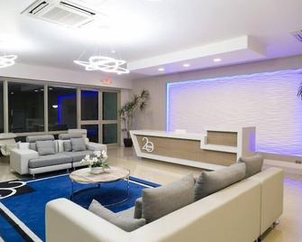 City Central Apartment in Kingston fully AC with Pool - Kingston - Lobby