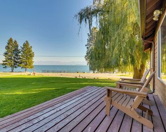 Lakeside Cabin w/ Beach ~ 14 Mi to Ski Area! - Lakeside - Patio