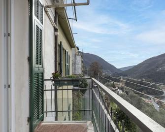 Le due Sorelle by Interhome - Montalto Ligure - Balcón