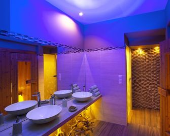 Atlantis Beach Hotel - ריתימנו - חדר רחצה