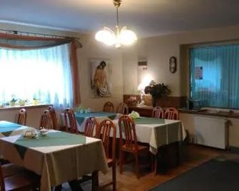 Osrodek Wypoczynku Natura w Naleczowie - Naleczow - Essbereich