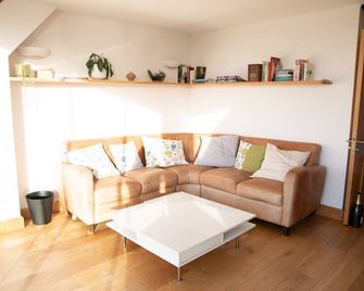 Hurst Farm - Edenbridge - Living room