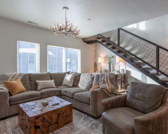 Wydaho Lodge is a Stylish and luxurious home near Jackson Hole and Grand Targhee - Victor - Huiskamer