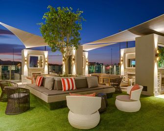 Protea Hotel Fire & Ice! by Marriott Pretoria Menlyn - פרטוריה - פטיו