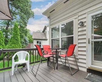 Spacious & Modern Home with everything you need! - Westerville - Balcón