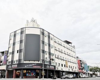 富裕商旅台東店 - 台東市 - 建築