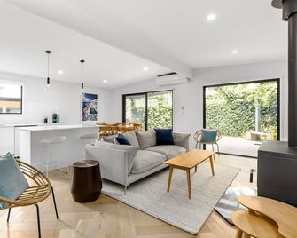1 Love, 2 Seas - Boutique Beach House - Blairgowrie - Sala de estar