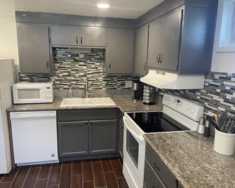 Wasatch Mountain Getaway - West Jordan - Cocina